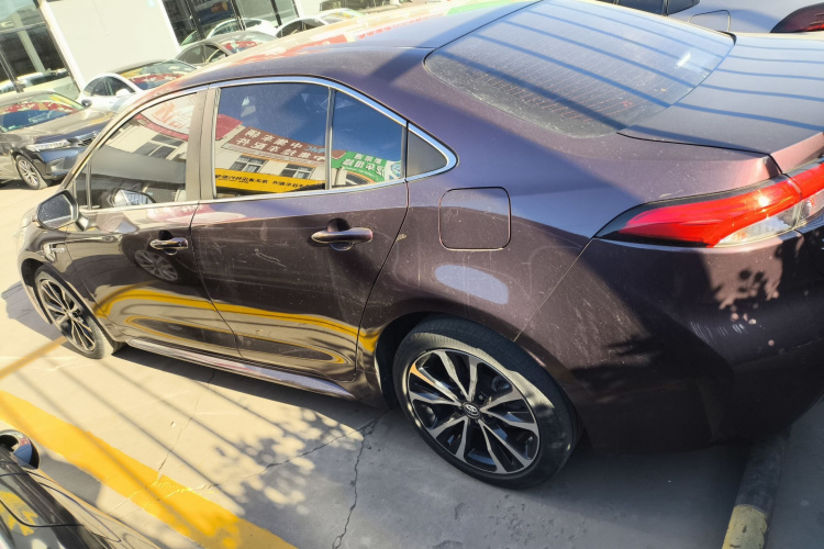 丰田 雷凌 2019款 双擎 1.8H E-CVT运动版 国VI车身外观4