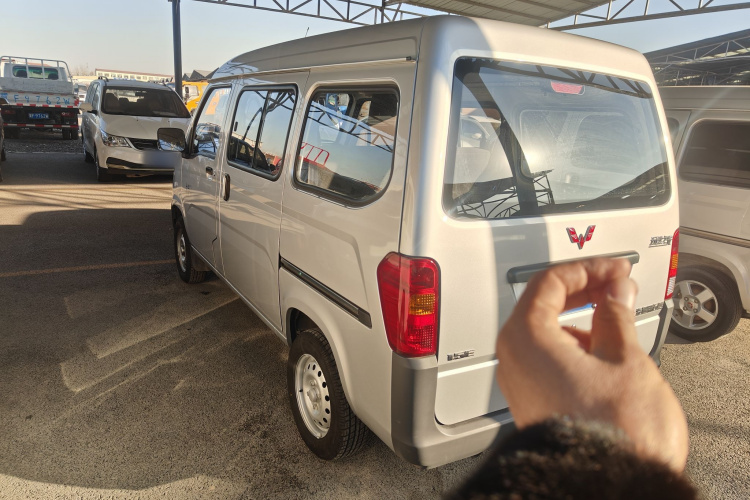 五菱汽车 五菱之光 2023款 1.5L 实用型 5/7座车身外观6002