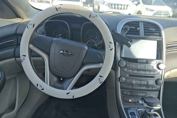 雪佛兰 迈锐宝 2013款 2.0L 自动舒适版中控内饰13