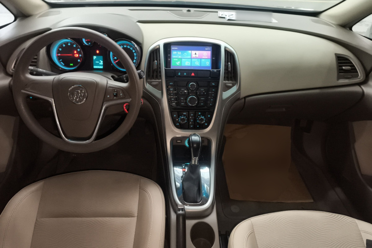 别克 英朗 2013款 GT 1.6L 自动时尚版中控内饰7002