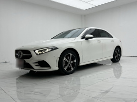 奔驰A级 2022款 改款三 A 200 L 运动轿车时尚型