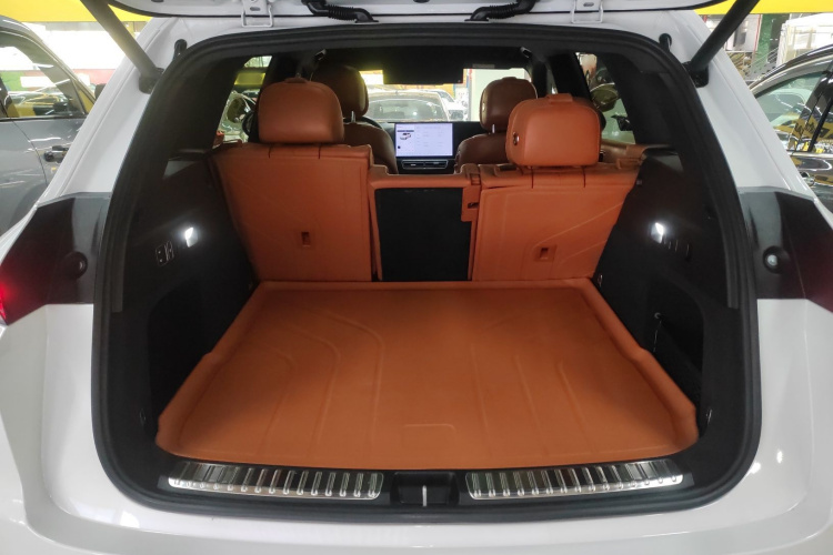 理想汽车 理想L7 2024款 Ultra机舱底盘23