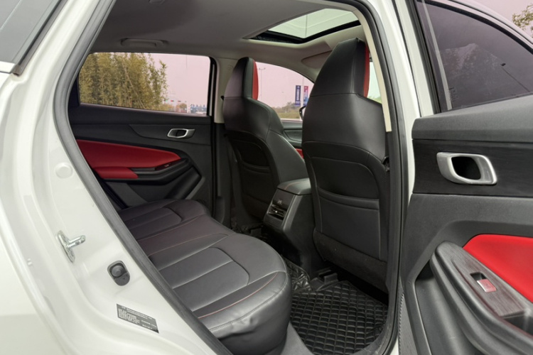 长安CS55PLUS 2022款 第二代 1.5T DCT豪华型中控内饰7002