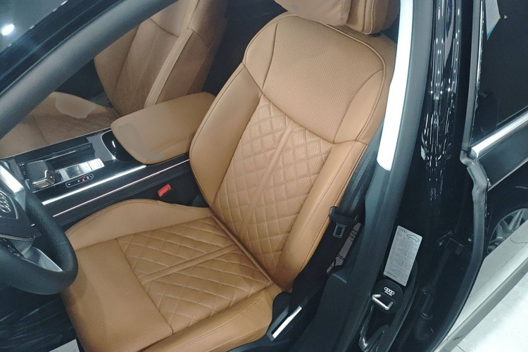 奥迪A8 2024款 A8L 50 TFSI quattro 臻选型局部细节19