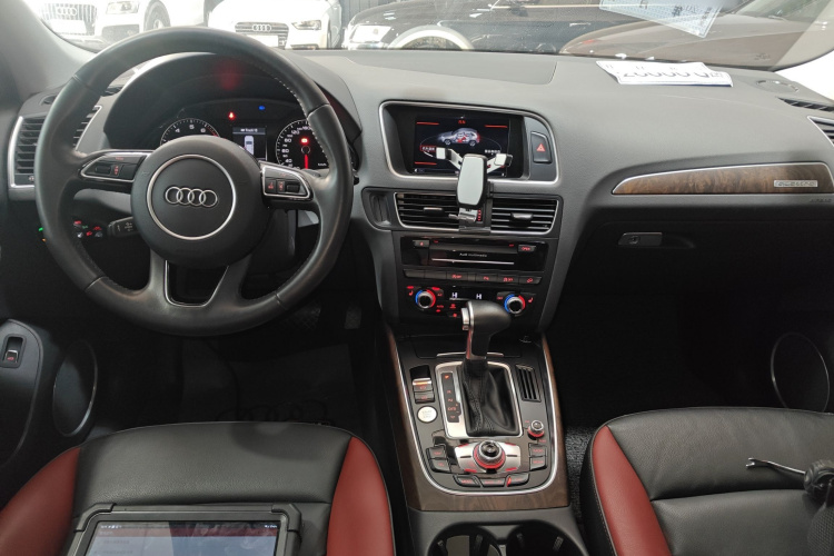 奥迪Q5 2017款 Plus 40 TFSI 舒适型中控内饰7002