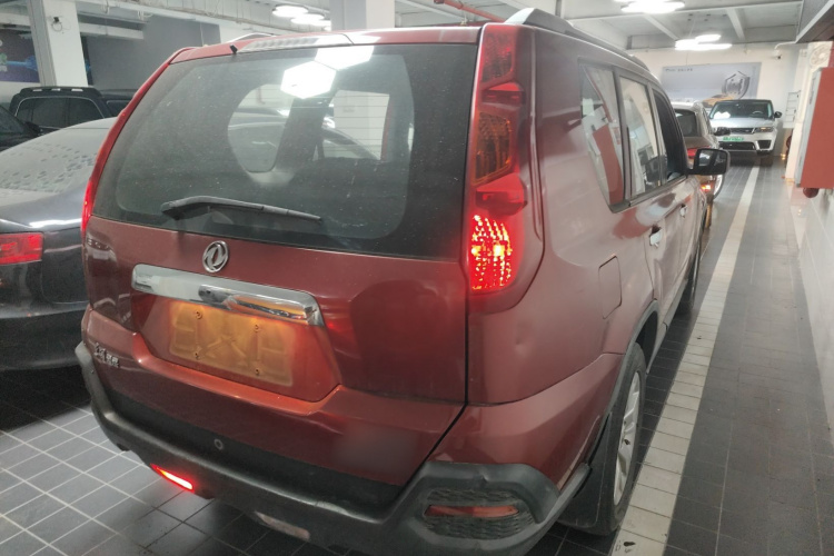 东风风度MX6 2015款 2.0L CVT两驱全能版车身外观7