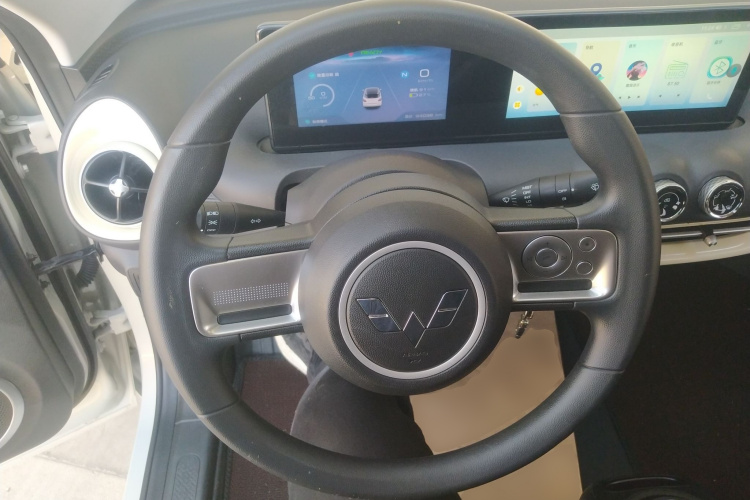 五菱汽车 五菱缤果 2023款 333km 快享款中控内饰13