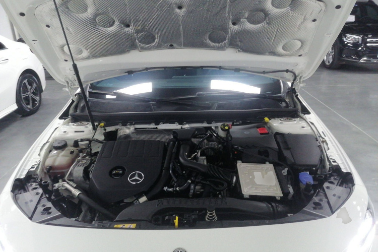 奔驰A级 2021款 A 200 L 运动轿车时尚型局部细节24