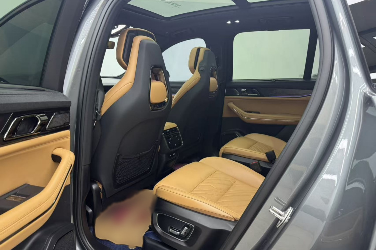 领克09 2021款 2.0T Ultra 六座中控内饰7004