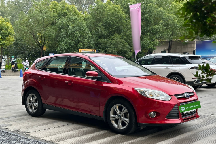 福特 福克斯 2012款 两厢 1.6L 手动风尚型车身外观6002