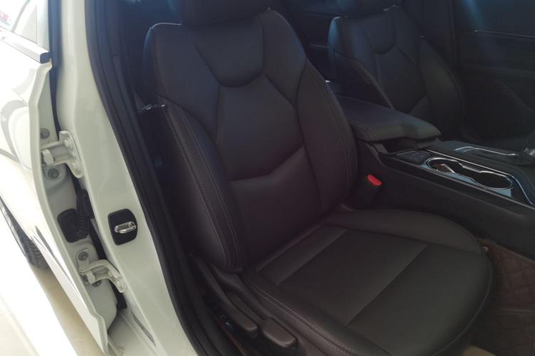 凯迪拉克CT4 2021款 28T 风尚型局部细节41