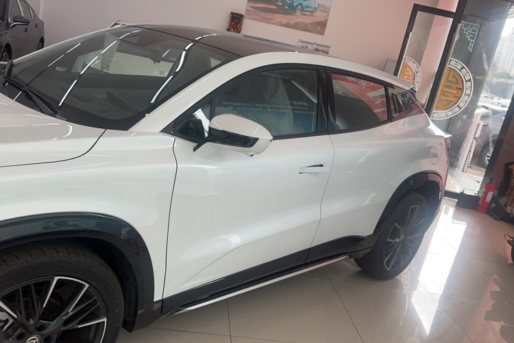 长安UNI-T 2023款 第二代 1.5T 尊贵型车身外观6005