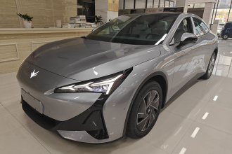 ARCFOX极狐 极狐 阿尔法S5 2025款 改款 560PRO 185kW