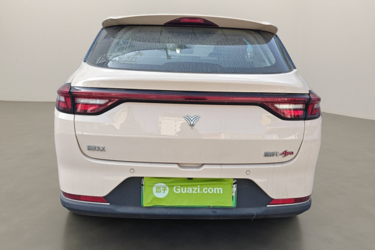 哪吒汽车 哪吒AYA 2023款 318 Lite车身外观6