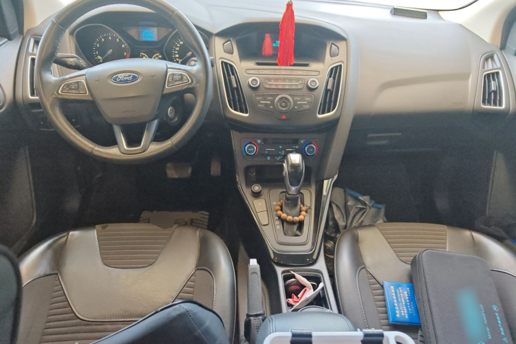 福特 福克斯 2015款 三厢 EcoBoost 125 自动超能风尚型中控内饰12