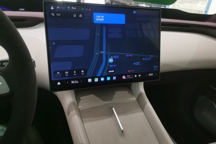 小米汽车 小米YU7 2025款 超长续航高性能四驱Max版局部细节16