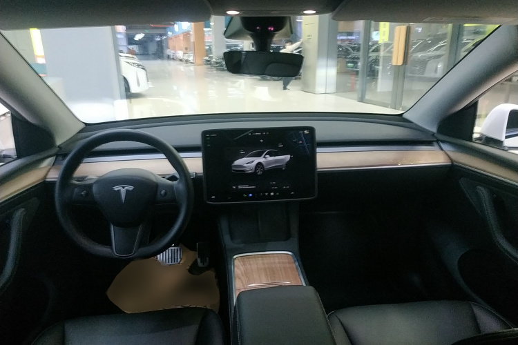 特斯拉 Model Y 2022款 改款 后轮驱动版中控内饰12