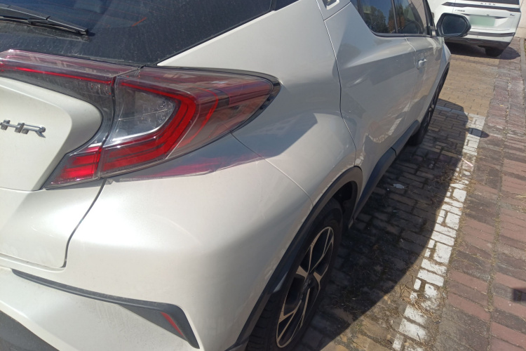 丰田C-HR 2020款 2.0L 豪华版车身外观9