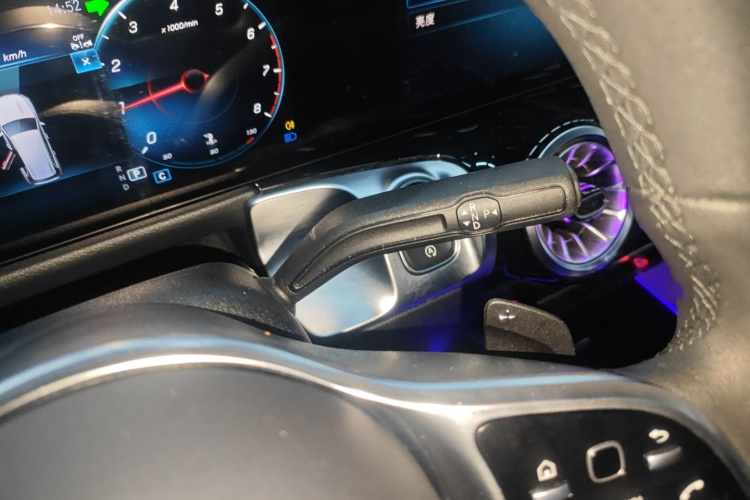 奔驰GLB 2023款 GLB 220 动感型局部细节18