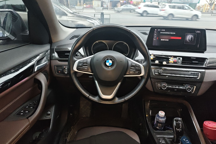 宝马X1 2020款 sDrive25Li 领先型中控内饰13