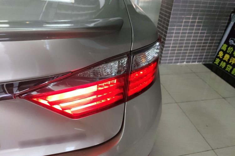 雷克萨斯ES 2013款 300h 精英版车身外观6001