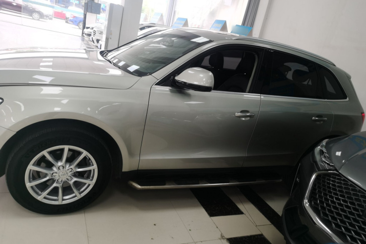 奥迪Q5 2016款 40 TFSI 进取型车身外观4