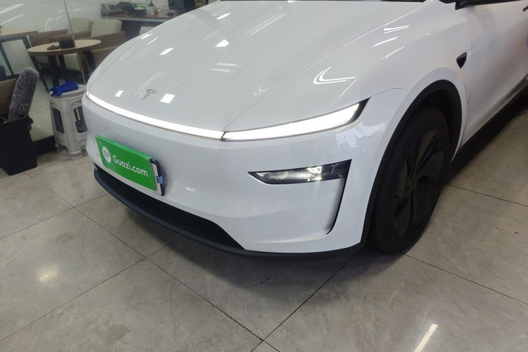 特斯拉 Model Y 2025款 长续航全轮驱动版局部细节36