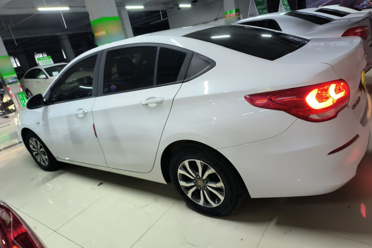 雪佛兰 科沃兹 2019款 320 自动欣享天窗版车身外观6003