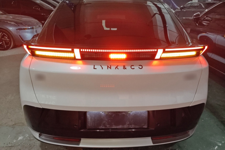 领克Z20 2025款 530km 后驱Pro车身外观6