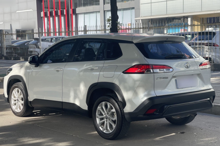 丰田 锋兰达 2023款 2.0L CVT精英版车身外观6006