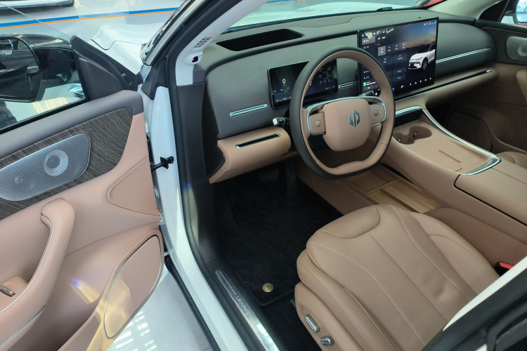 零跑汽车 零跑C11 2026款 增程 300激光雷达智尊版中控内饰7003