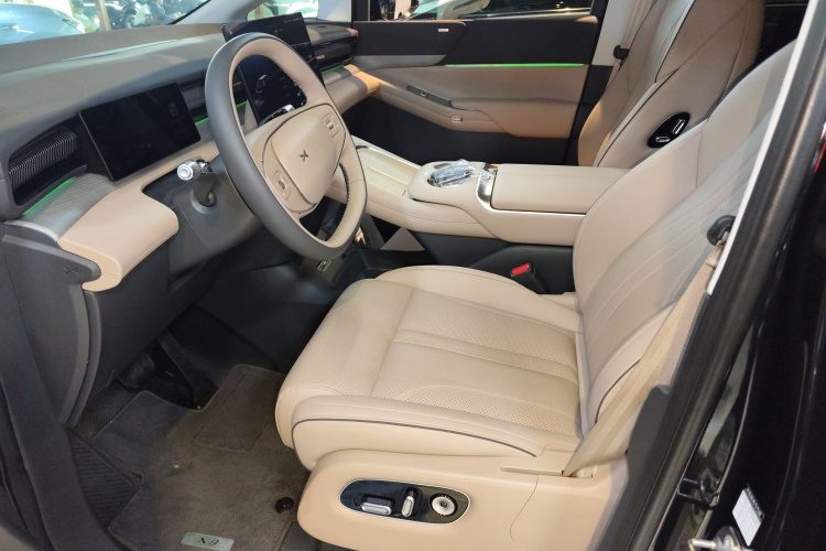 小鹏X9 2025款 650长续航 Max中控内饰19