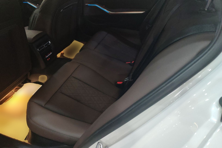 宝马i3 2024款 eDrive 40 L 曜夜套装中控内饰21