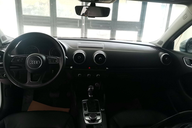 奥迪A3 2018款 30周年年型 Limousine 35 TFSI 时尚型中控内饰12