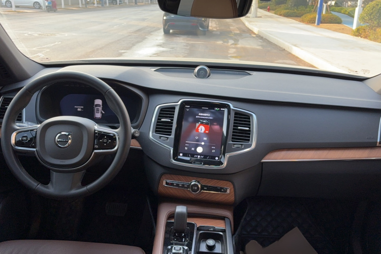 沃尔沃XC90 2023款 B5 智行豪华版 7座中控内饰7004