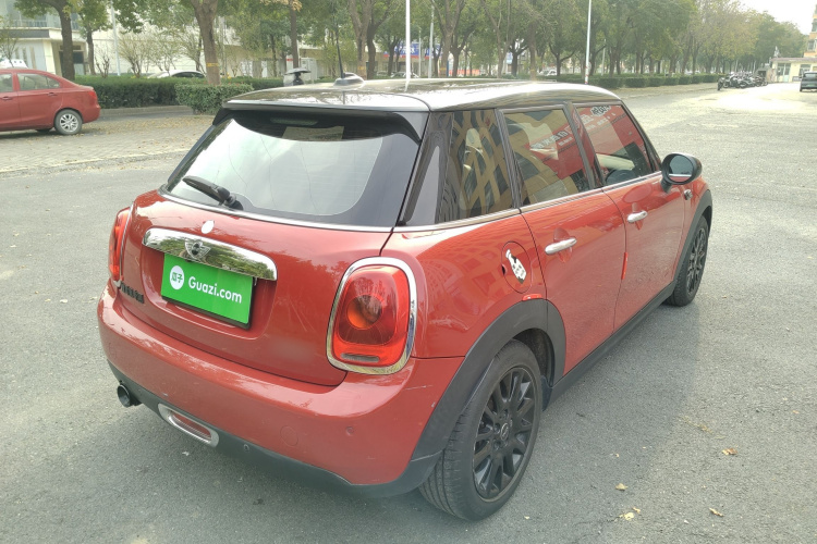 MINI 2016款 1.5T COOPER 五门版车身外观7