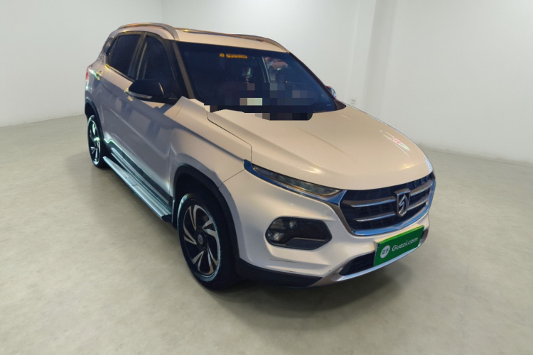 宝骏510 2017款 1.5L 手动豪华型车身外观3