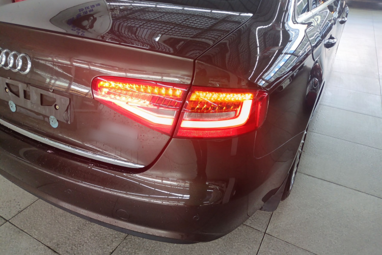 奥迪A4L 2016款 35 TFSI 典藏版 自动标准型车身外观6006