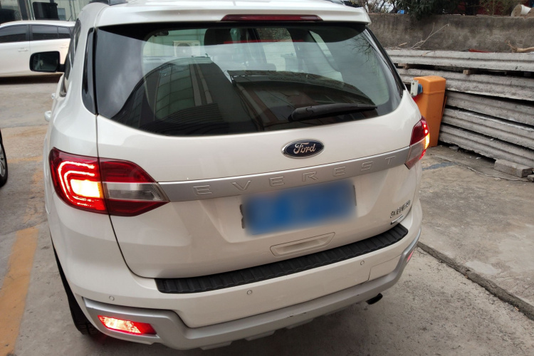 福特 撼路者 2017款 2.0T 汽油自动四驱菁英版 5座车身外观6004