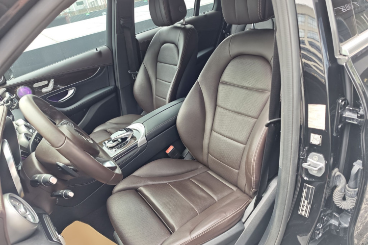 奔驰GLC 2019款 GLC 260 L 4MATIC 动感型中控内饰7003