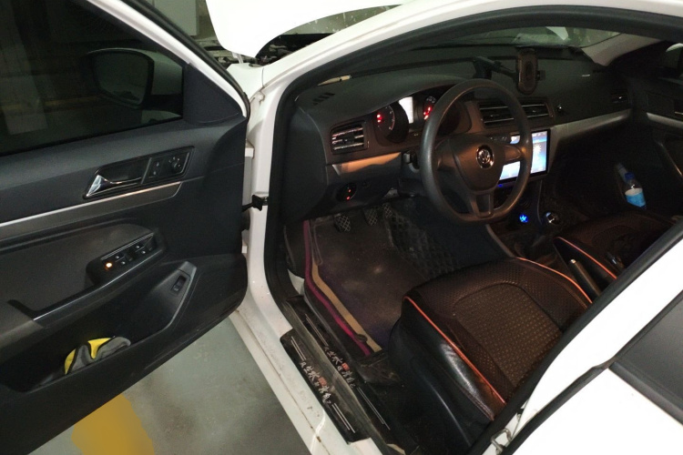 大众 2019款 朗逸启航 1.5L 手动风尚版 国VI中控内饰20