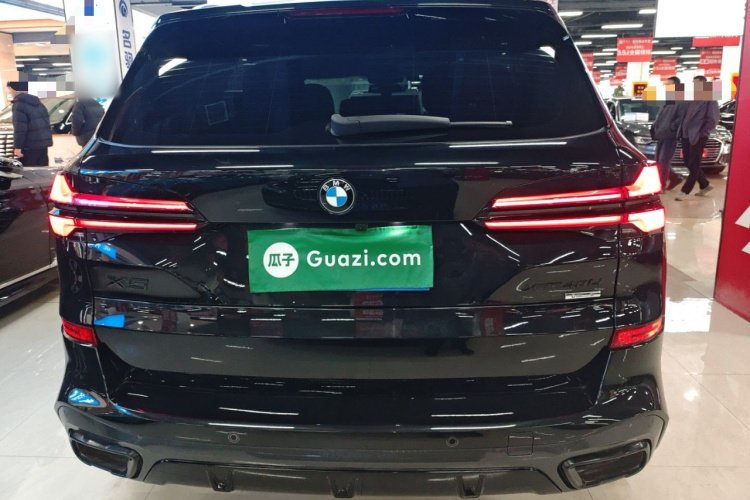 宝马X5 2023款 xDrive 30Li 尊享型M运动套装车身外观6