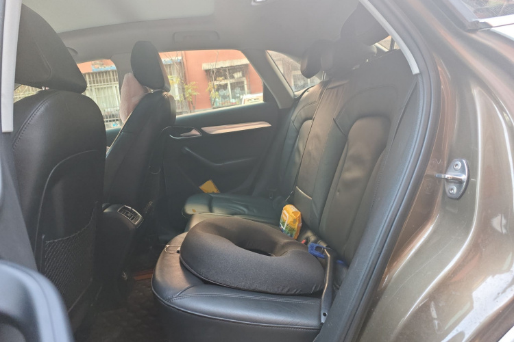 奥迪Q3 2015款 35 TFSI 舒适型中控内饰21