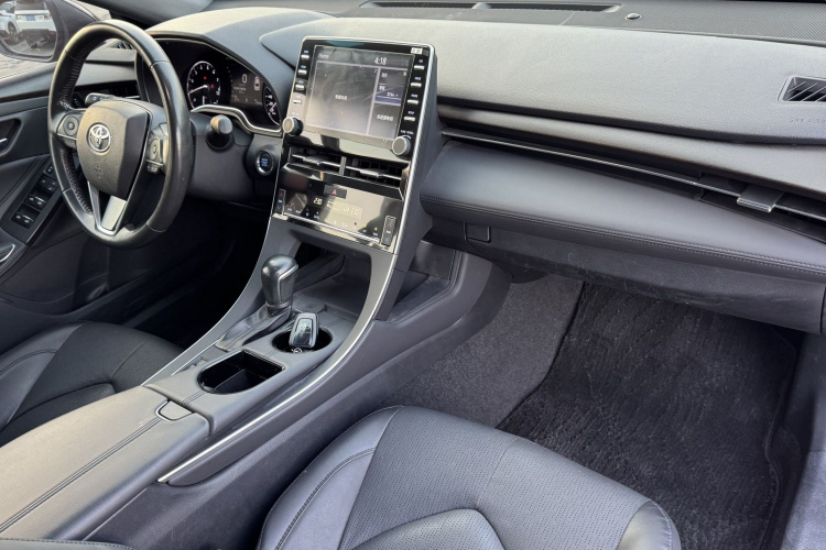 丰田 亚洲龙 2019款 2.0L XLE尊享版 国VI中控内饰7005