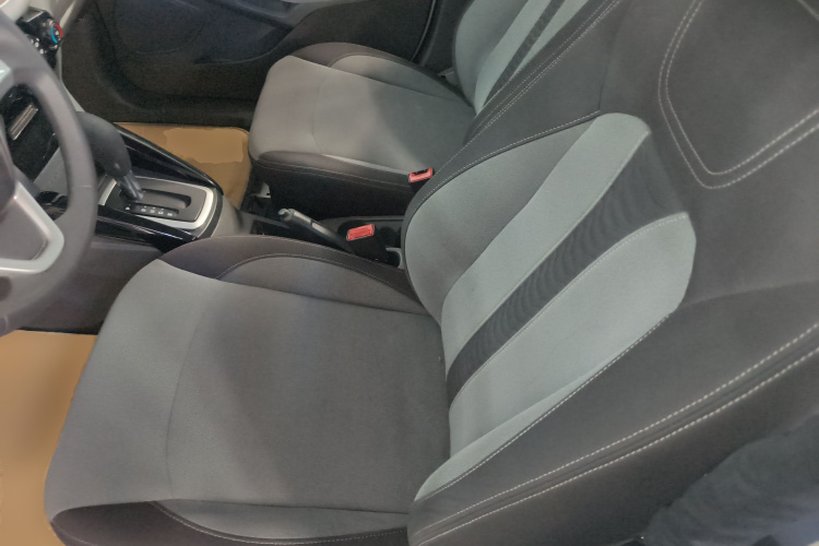 福特 翼搏 2013款 1.5L 自动风尚型中控内饰19