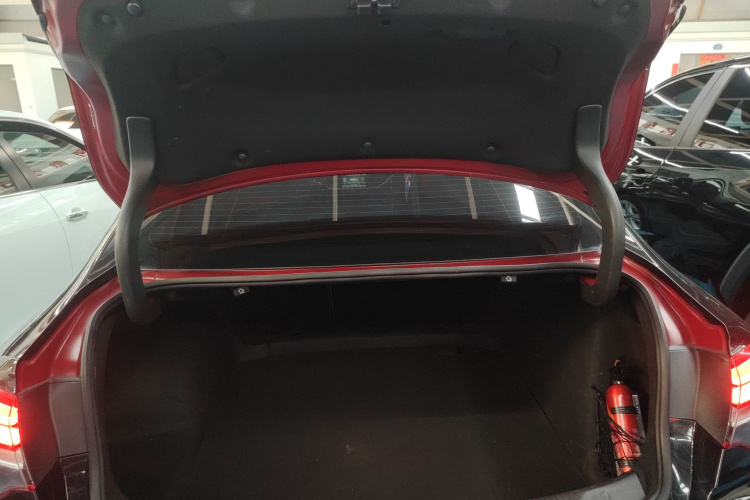 别克 君威 2017款 20T 精英型机舱底盘23