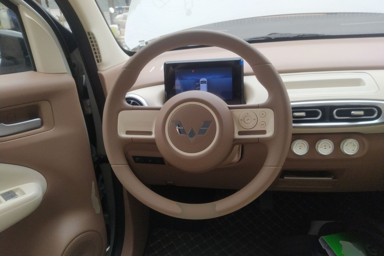 五菱汽车 宏光MINIEV 2025款 四门版 臻享+款中控内饰13