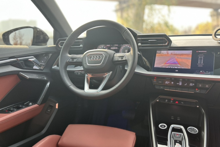 奥迪A3 2025款 Sportback 35TFSI 飞驰尊享型中控内饰7002