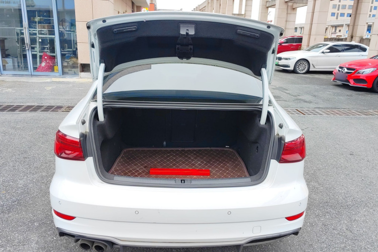 奥迪A3 2018款 30周年年型 Limousine 35 TFSI 时尚型中控内饰7007