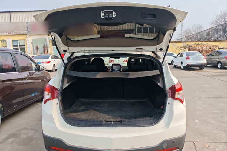 海马S5 2015款 1.6L 手动舒适型机舱底盘23